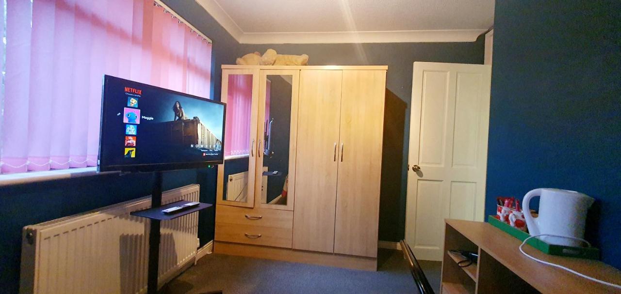 Homestay Private With Free Parking Close To Side